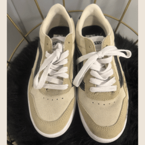 76. Vans Sneakers - (Women's 8.5)